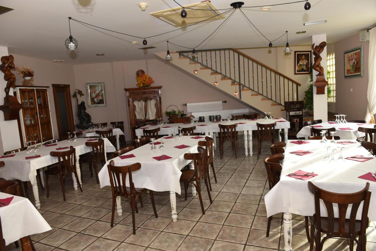 Hotel Rural El Castillo Larraga Luaran gambar
